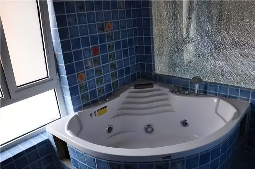 浴缸发霉怎么擦都擦不掉怎么办,浴缸釉面没了怎么清洗