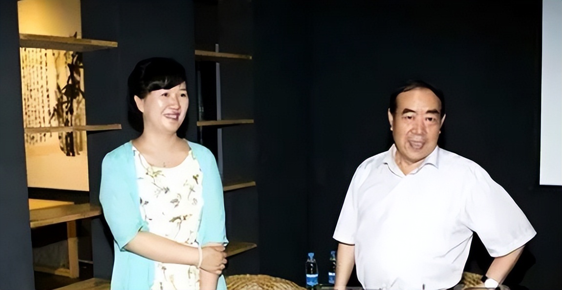 贾平凹前妻是干嘛的 (贾平凹与前妻离婚原因)