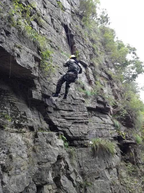 议论文以困难为题,一百篇短文