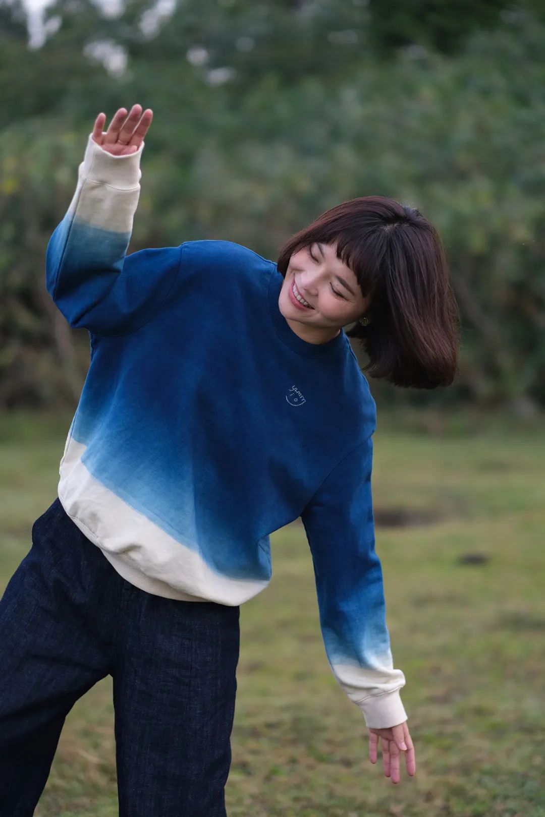 远家YUANJIA：蓝染刺绣卫衣，渐变流动的生命丨中式潮流Daily