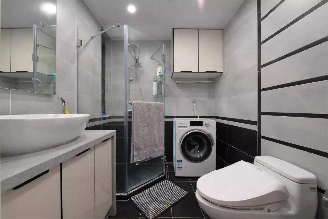 洗衣机放到阳台好还是卫生间好,洗衣机放厨房好还是阳台好