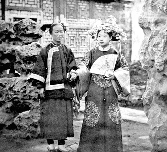 30张日本大*杀屠**罪行照片，日军闯入民宅祸害妇女，这就是罪证2