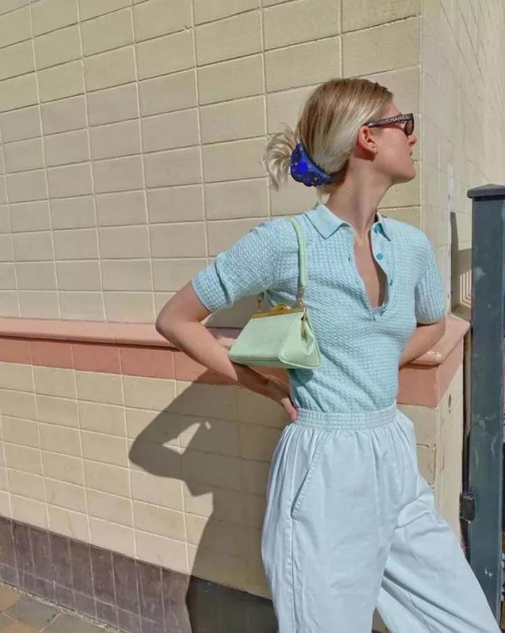 2018年最时髦的毛衣款式,2019年流行穿什么款式的毛衣