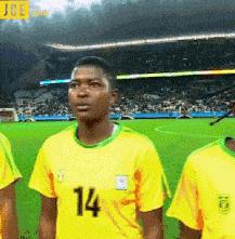 “无意中在女同事车上发现的，这是用来干嘛的？”网友们内涵了！