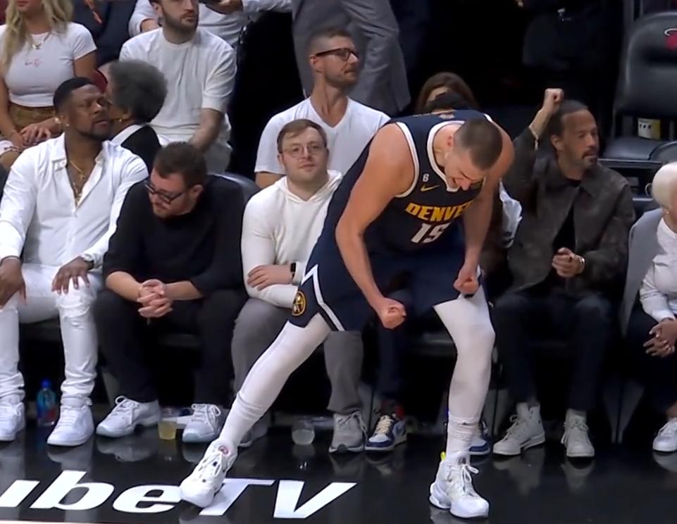 六边形！轰23+12一人搅翻热火，创三大神迹，联盟第一人非他莫属