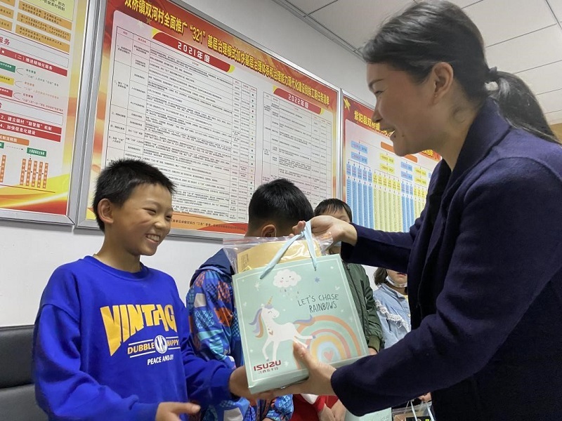 车轱辘上的希望工程，江西五十铃“点亮计划”为留守儿童筑梦