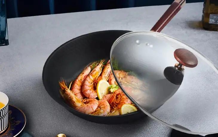 如何挑选一口好的铁锅,推荐不粘的铁锅