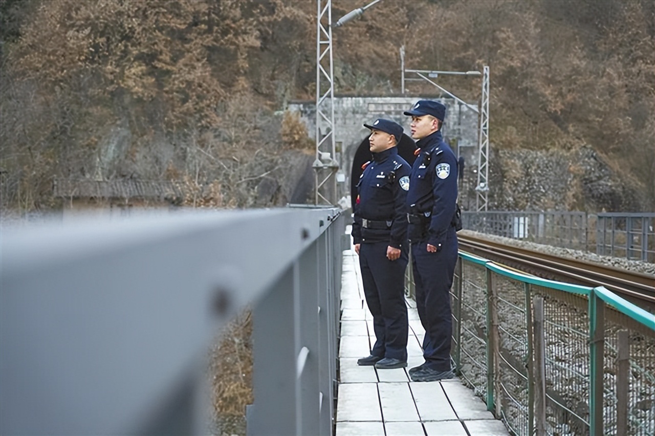 长白山下的小站守护人,小站守护者