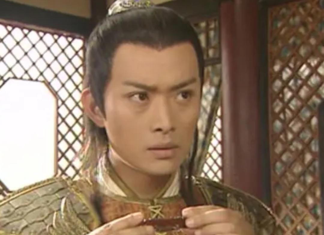 脸越方，人越性感