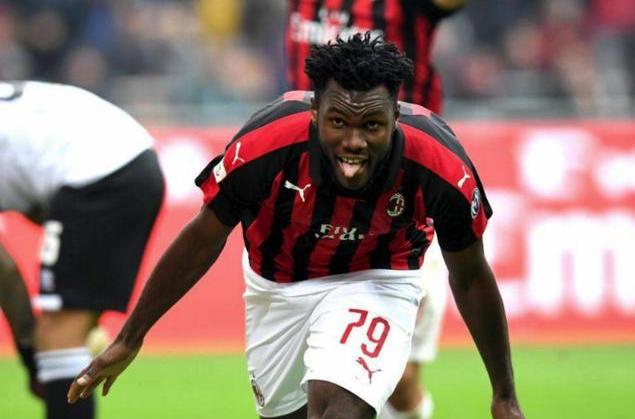 瓒冲潧鍏嶇,瓒冲潧鑷敱杞細鍜屽厤绛剧殑鍖哄埆