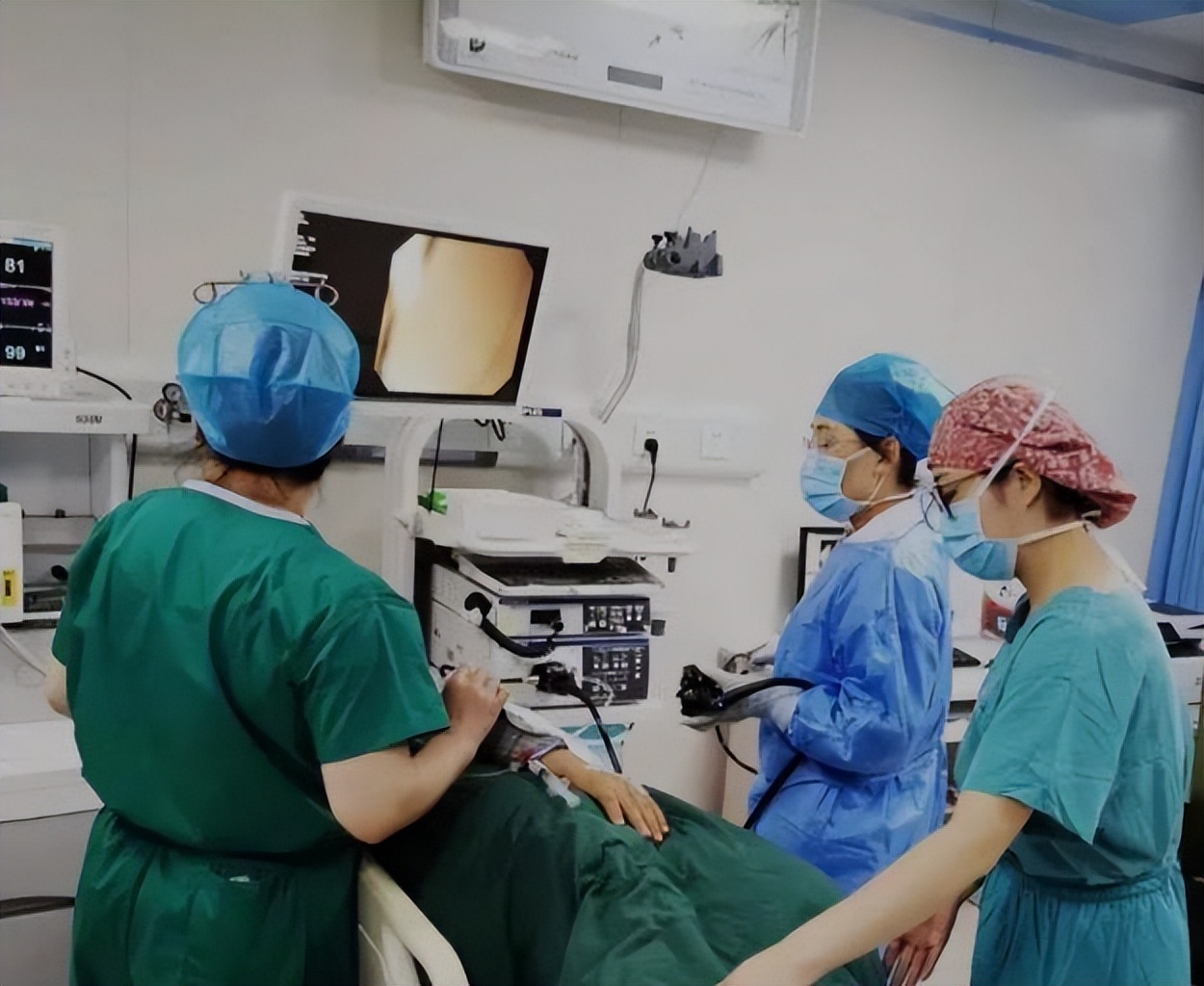 无痛胃镜与普通胃镜的区别有哪些,普通胃镜与无痛胃镜的区别有哪些