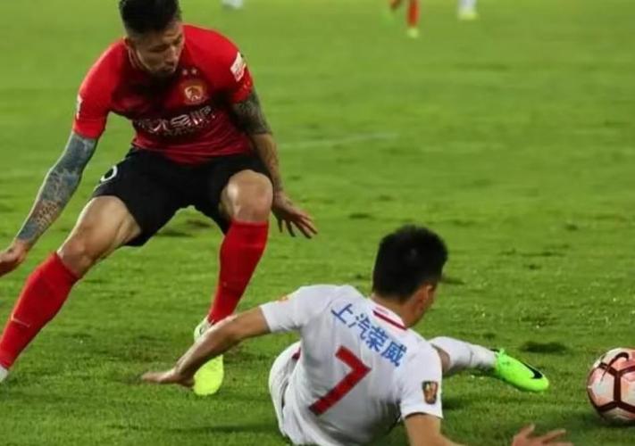 丢人丢到国外的运动员,中国男足张琳芃赛前动员视频