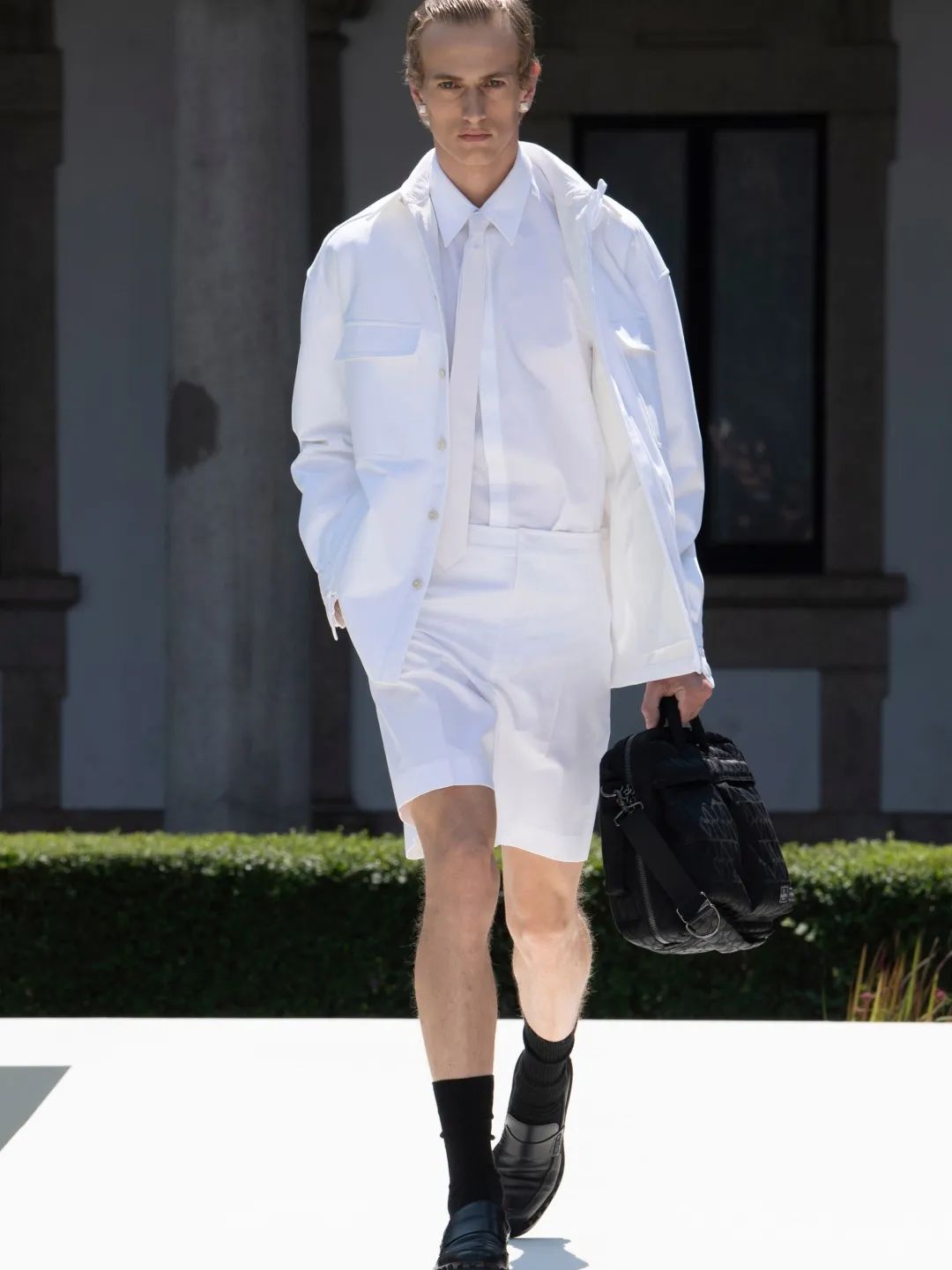 valentino2024春夏男装秀,valentino2022秋冬男装时装秀