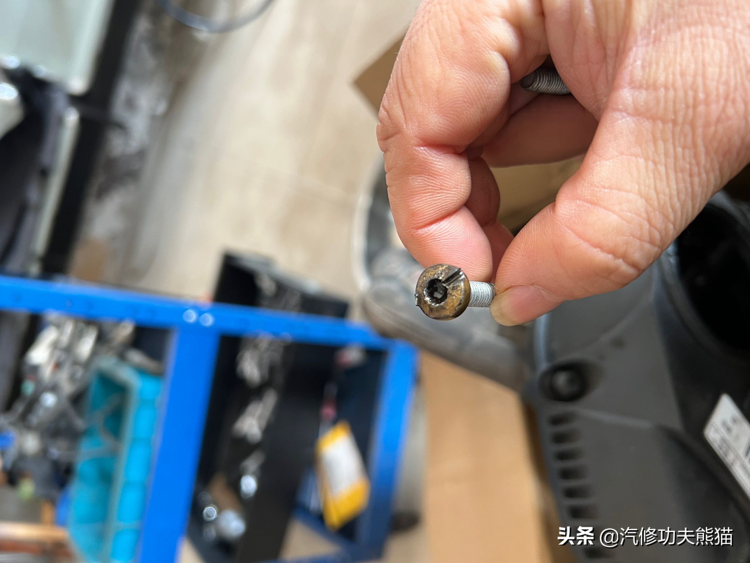 老车翻新修复奥迪a4,修复报废奥迪a4