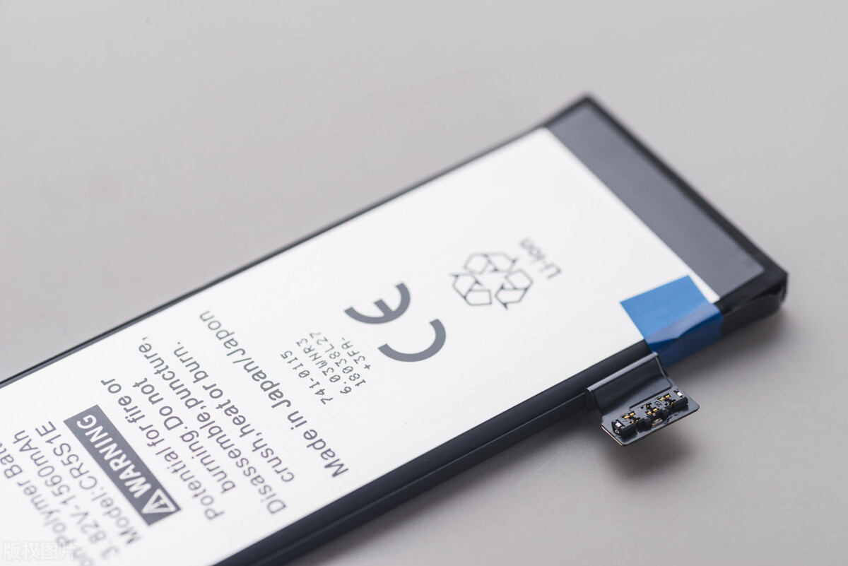 华为4500毫安电池能用多少年,华为7000毫安电池手机