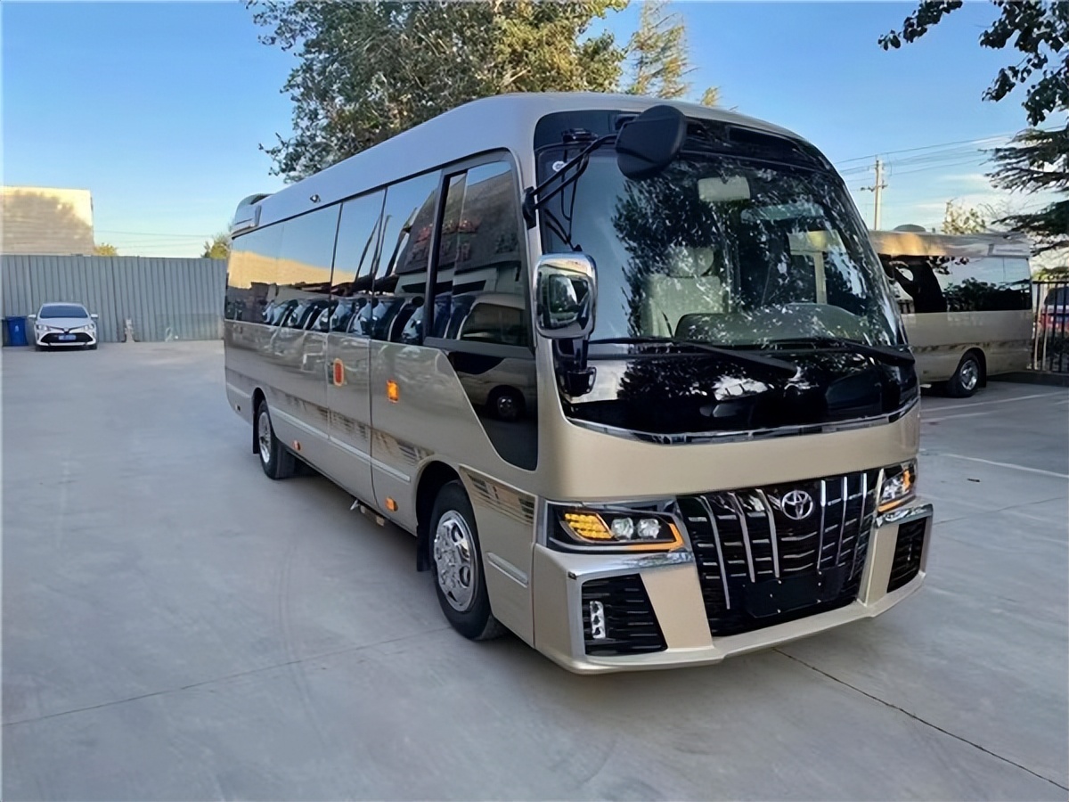 九龙考斯特和丰田考斯特的区别,丰田考斯特厂家高端定制考斯特