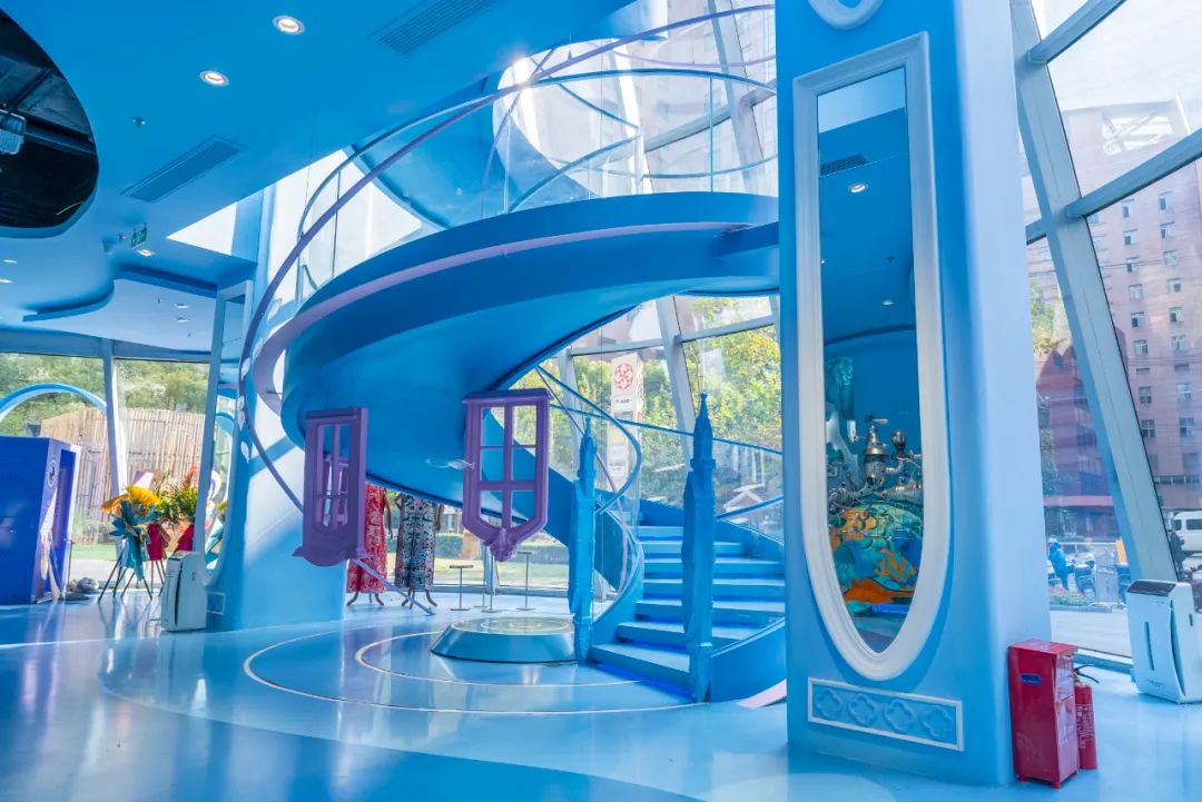 为三坑少女打造城市迪士尼，诗与万花镜帮助Z世代争夺审美话语权