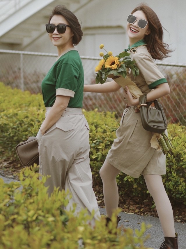 女人过了30穿什么样的裤子才好看,女人上了年纪就应该穿得成熟一点