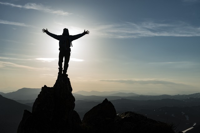 人生通透正能量的文案,感悟颇深的人生哲理句子现实通透