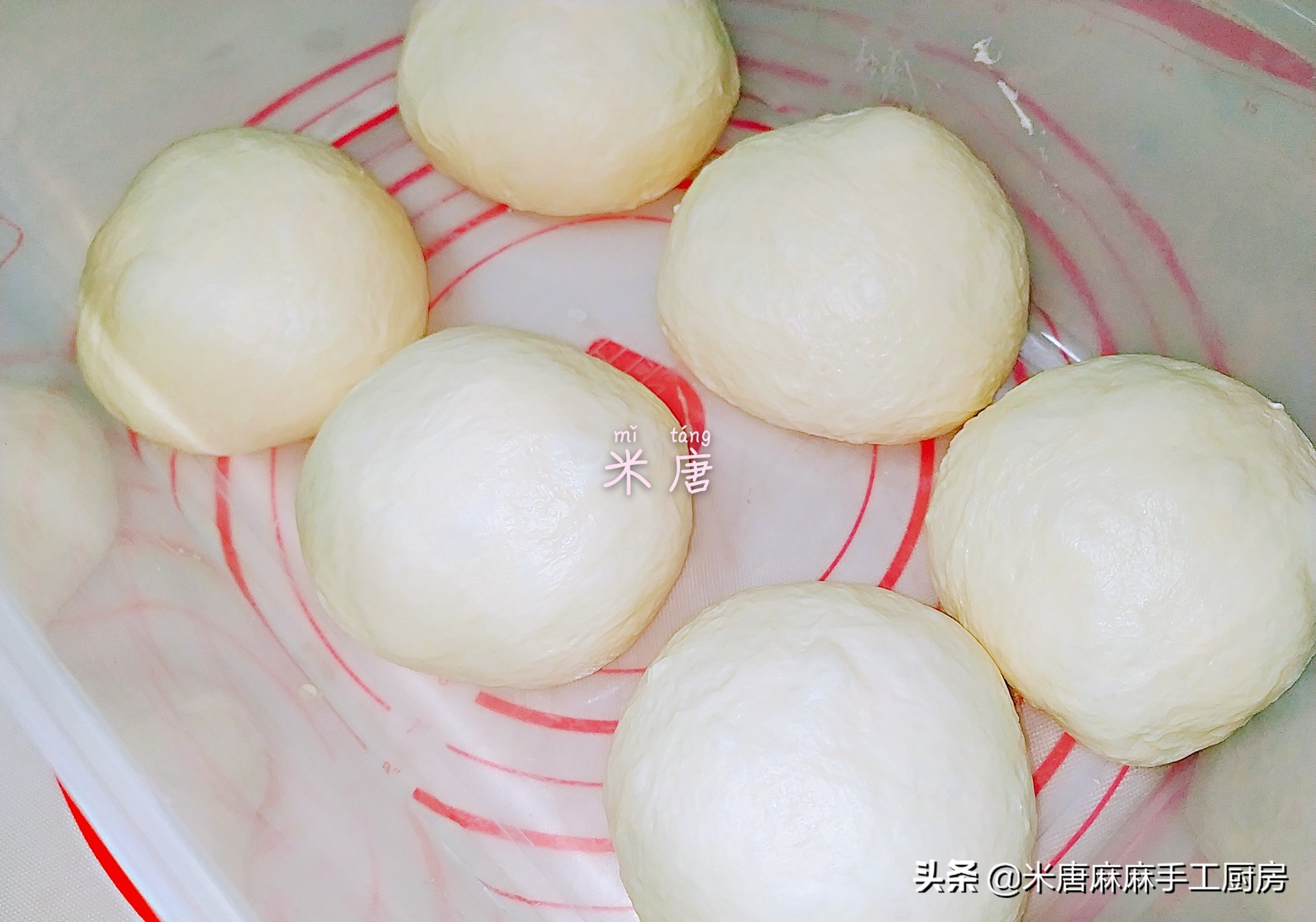 米唐麻麻吐司视频,轻松get简单又好吃的蒜香吐司