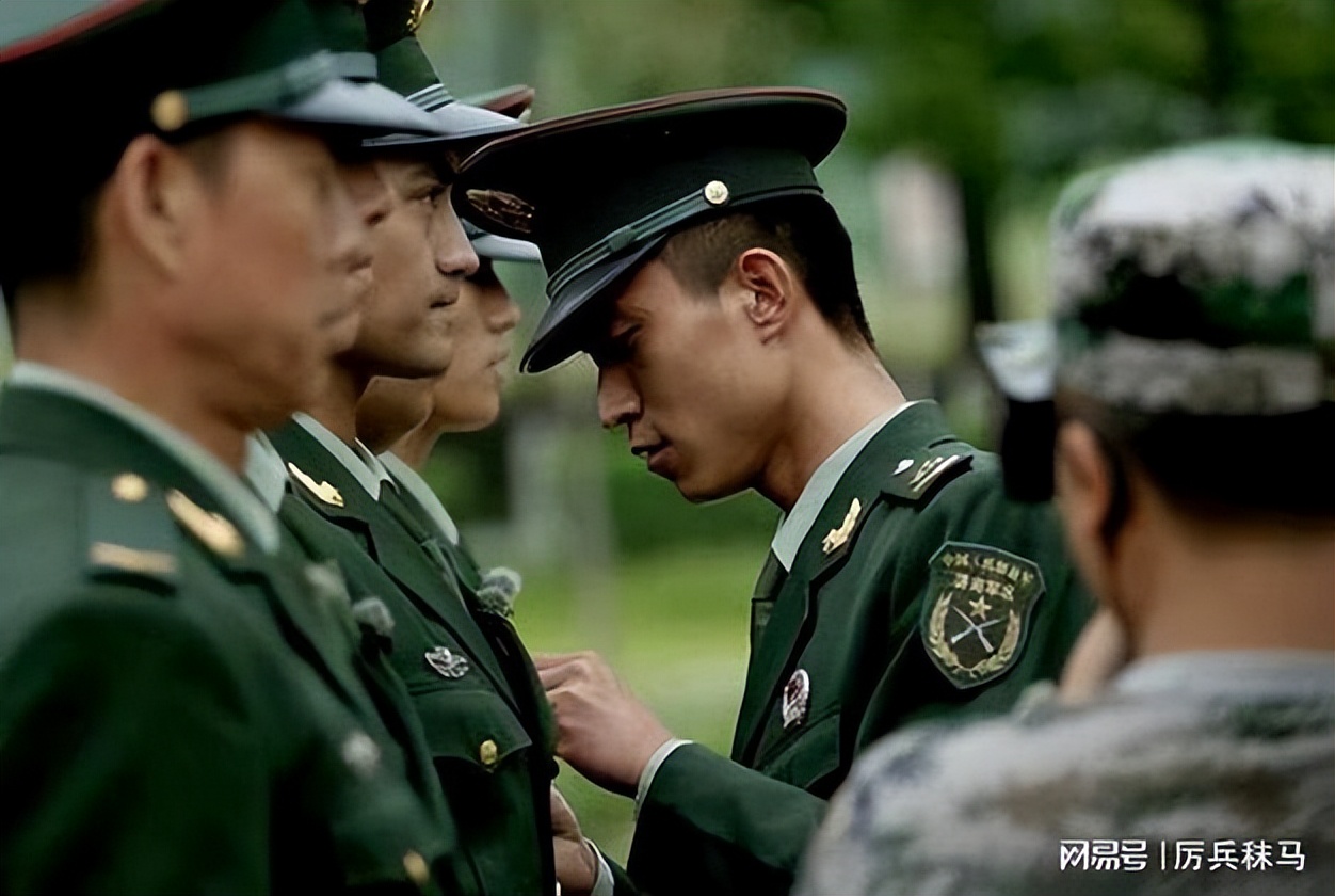 当过兵享受政策哪年开始实施的,多少年兵龄可享受光荣待遇