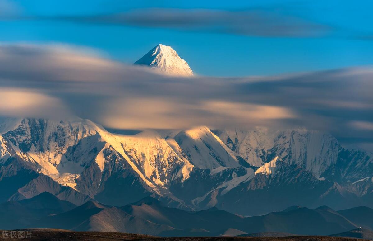 明月指引:寻找月晶的玄幻冒险