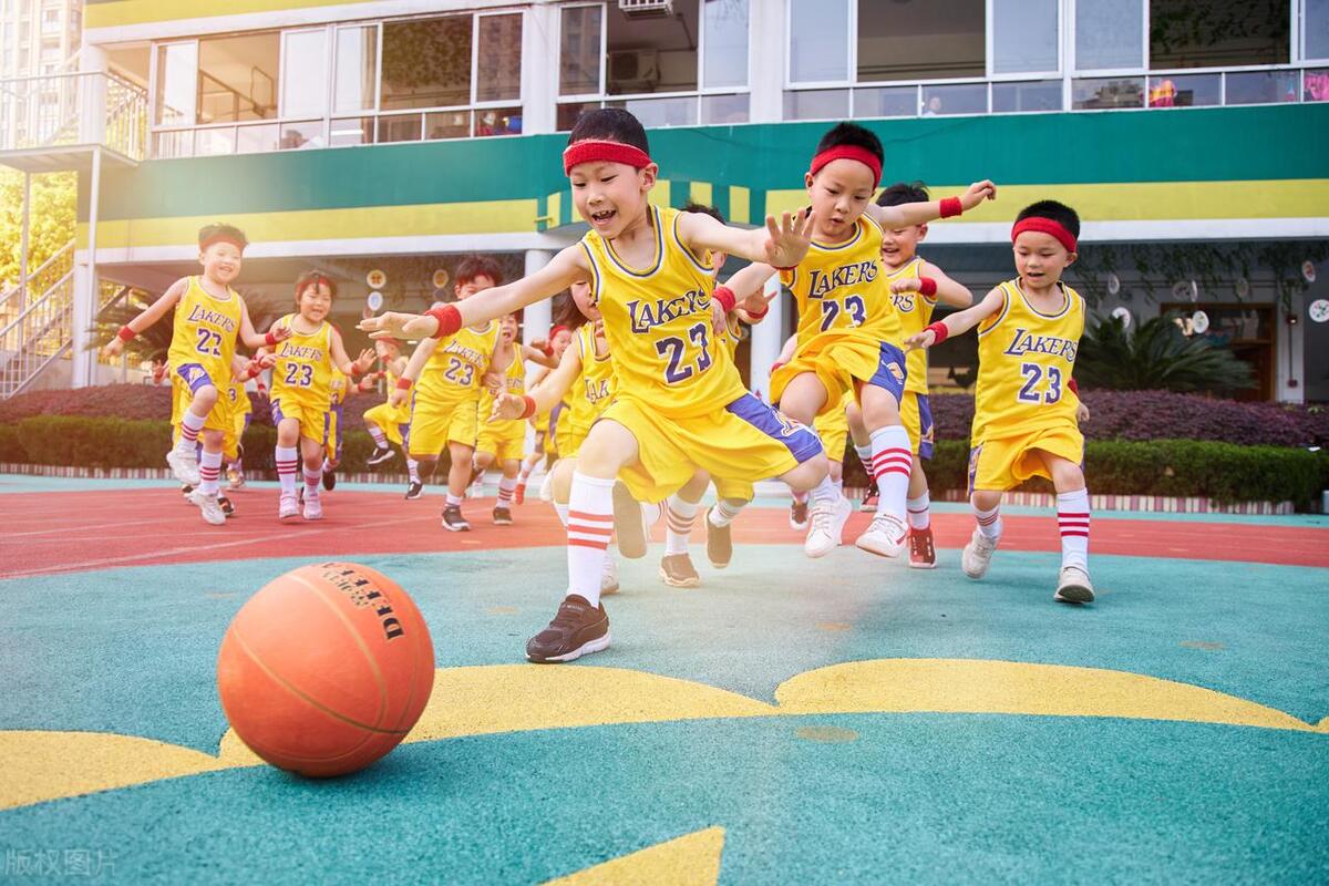 小孩宅家运动锻炼,适合10岁孩子在家运动