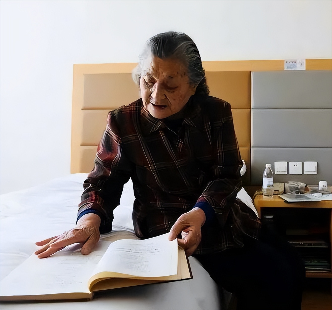 西安九旬老人酒店养老,西安九十岁奶奶住酒店养老