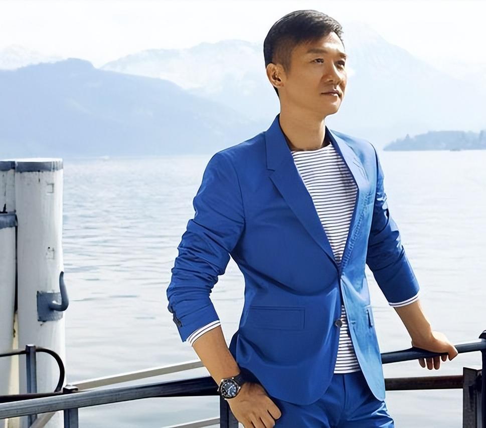 黄志忠和何音离婚后悔吗,黄志忠与何音走进了婚姻