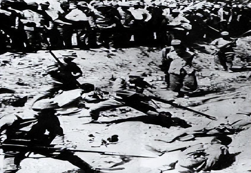 惊!日军日记曝光,*安妇慰**不顺从,日军竟用*刀刺**插入她的*体下**!