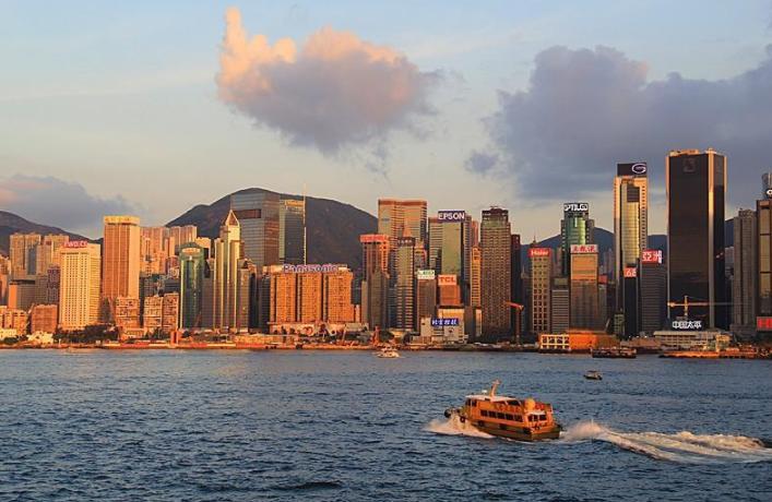 大陆人去香港只能待7天吗,内地人在香港能签证去澳门吗