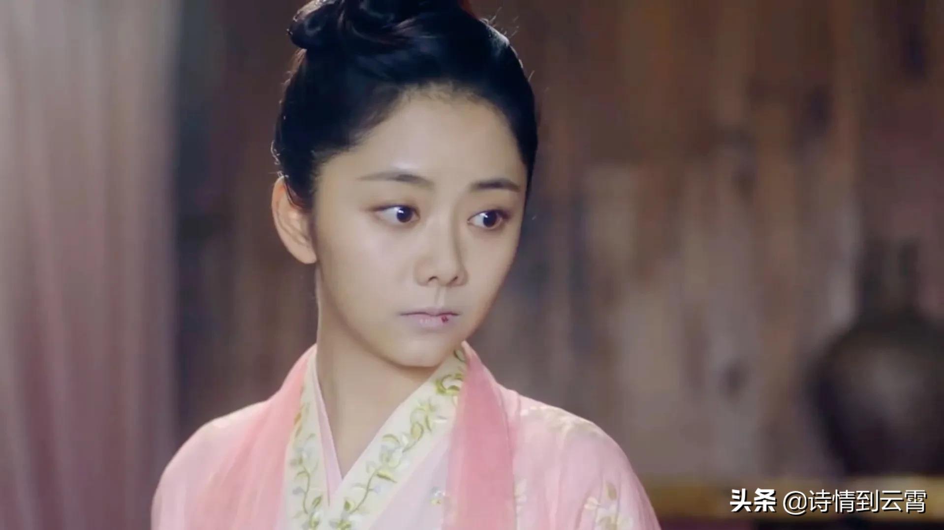 锦衣之下今夏知道陆绎被打入牢中,锦衣之下陆绎得知真相