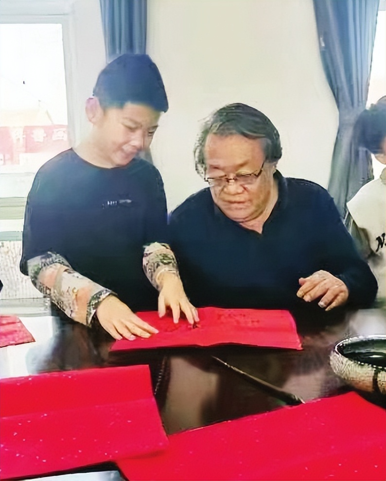 从“村养人”到“人养村”──静海区陈官屯镇吕官屯村强化*党**建引领让乡贤“软实力”成为乡村振兴“硬支撑”