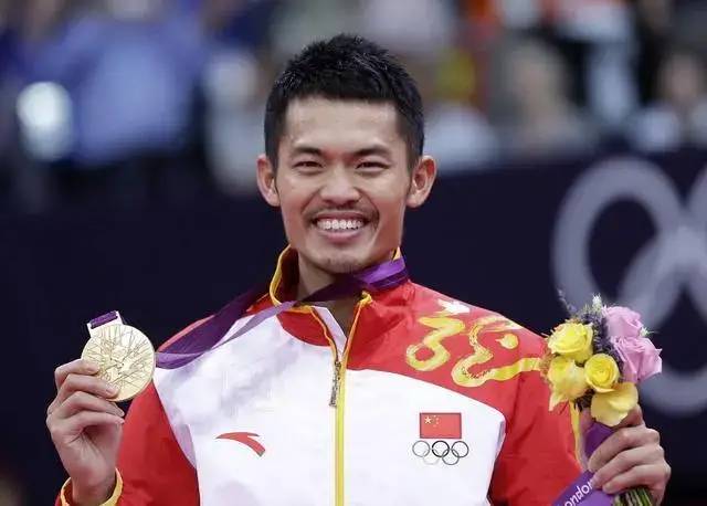 尤尼克斯入门级羽毛球拍推荐,尤尼克斯羽毛球拍官方旗舰店