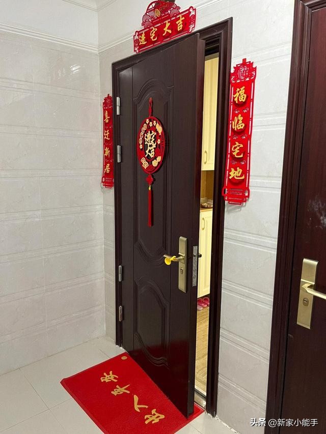 看她家入住后的精装房,全屋不做吊顶太喜欢了,简单不复杂