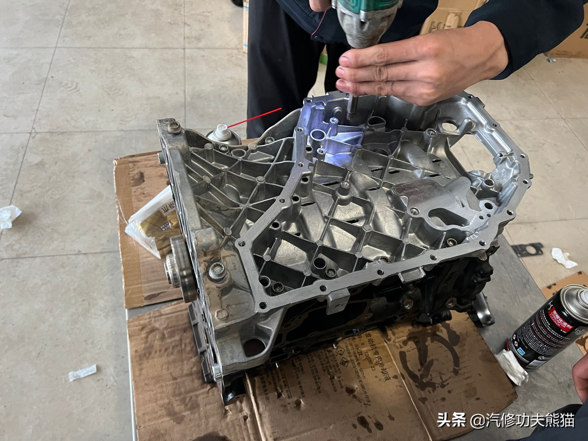 奥迪q5二手车烧机油,q5二手车大修翻新