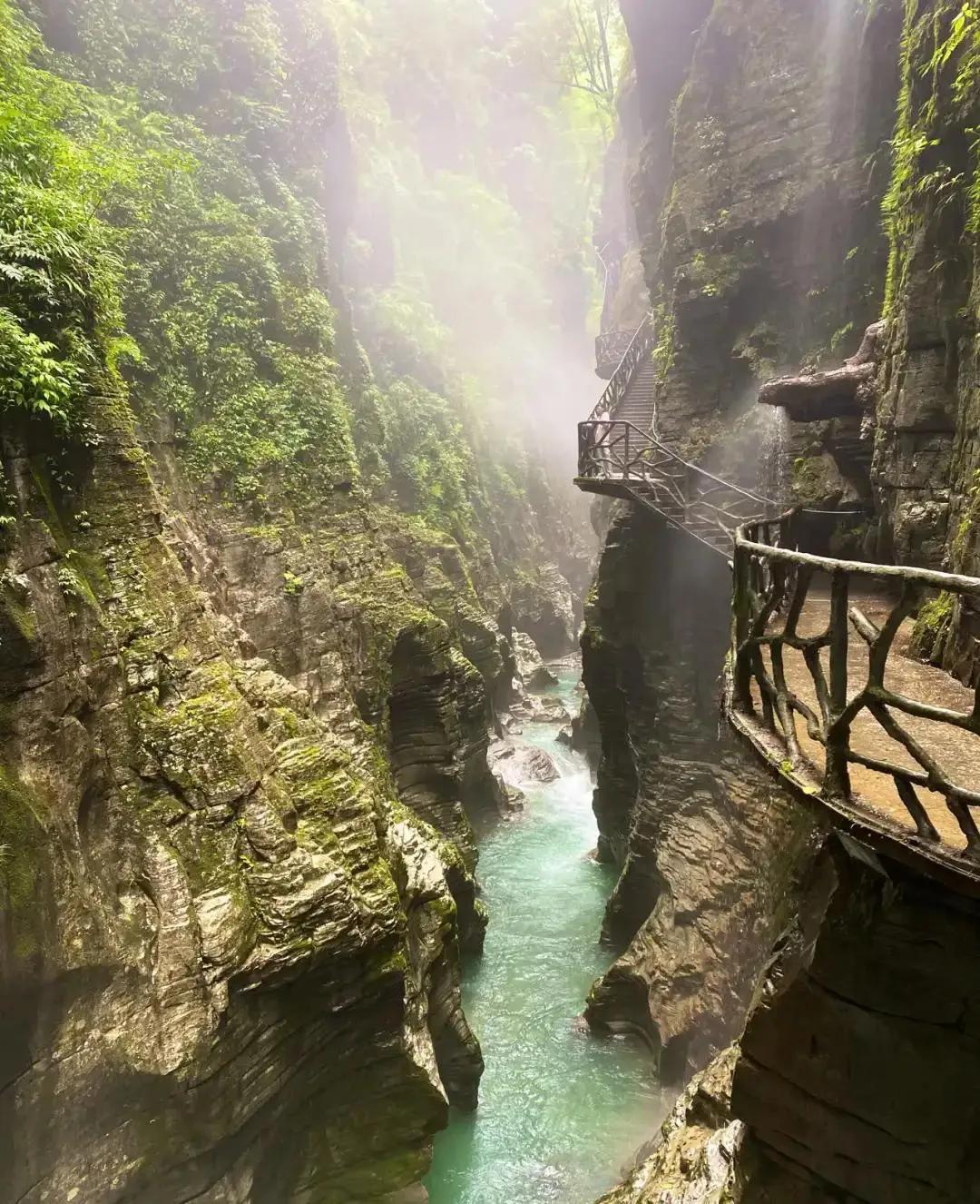 西安到恩施自驾沿途哪些旅游景点,恩施哪个景点不用爬山的路线好走