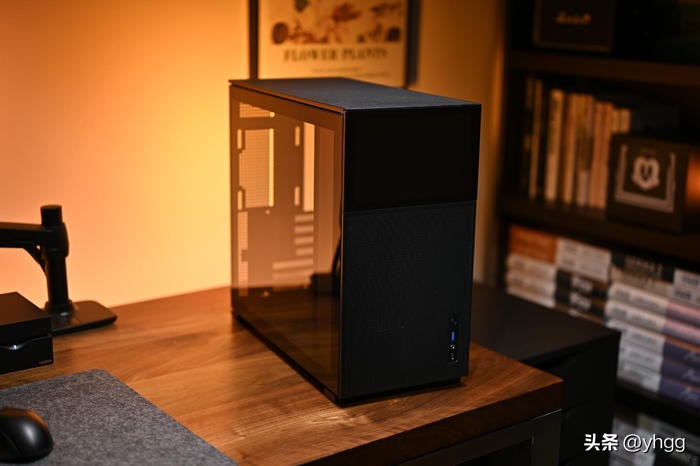 乔思伯松果d41mesh副屏版白色机箱,乔思伯d41标准版能后期加装副屏吗