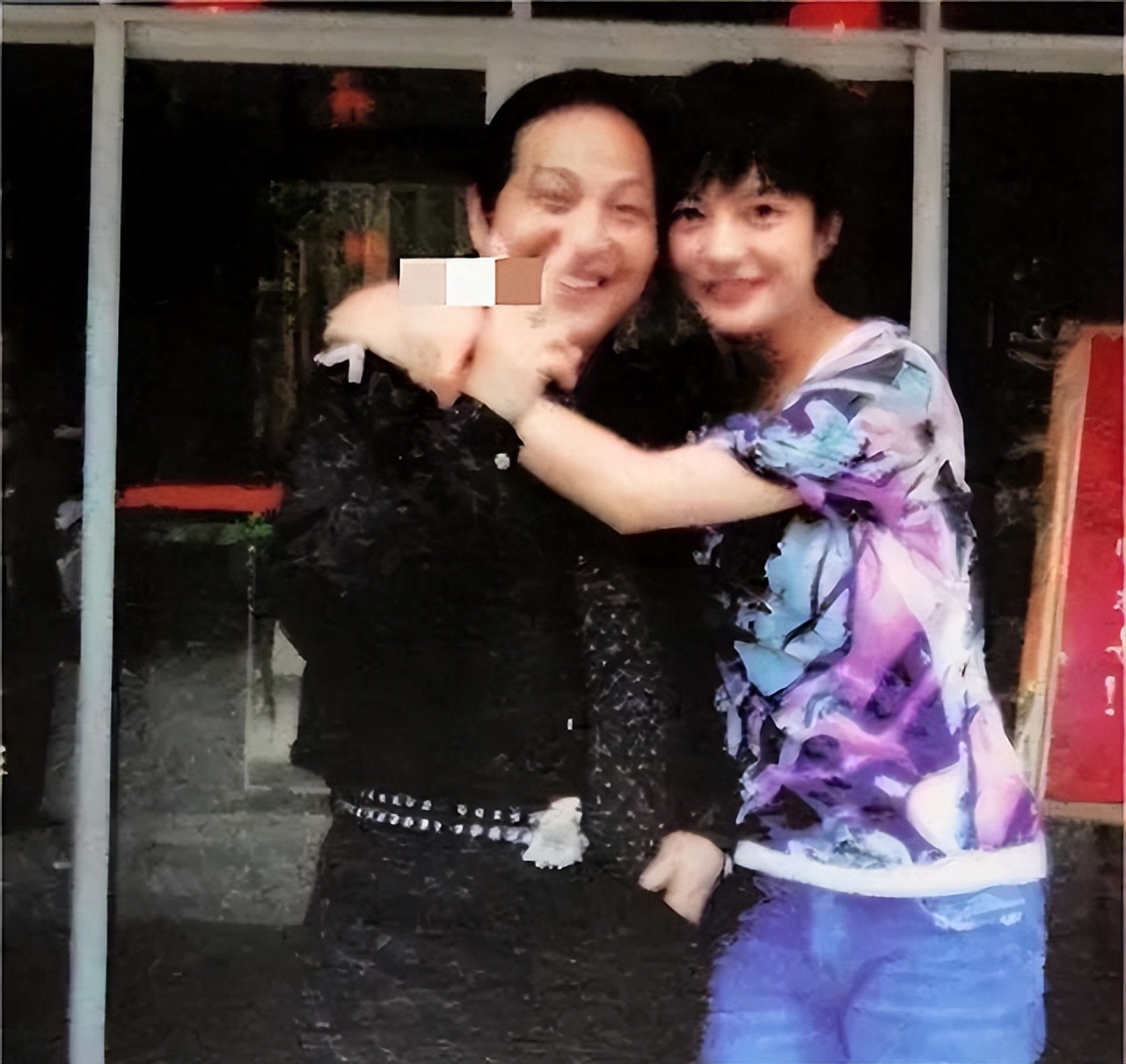 大师王林给女星们“开光”的！一丝不挂用酒画符，场面炸裂！