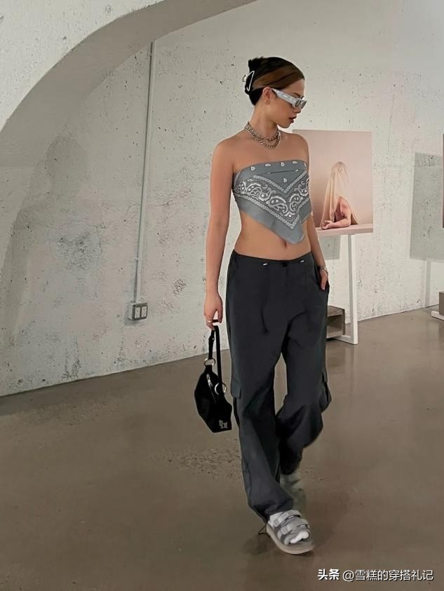 无意间火了的裤子,突然爆火的黑色裤装