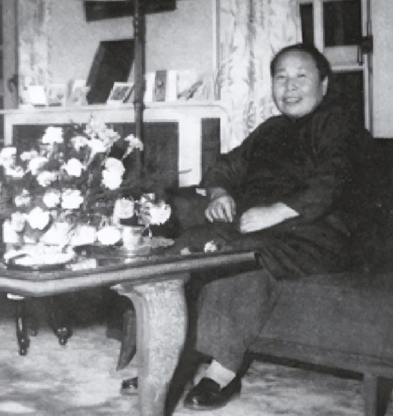 宋庆龄逝世前最后一张照片：无儿无女，保姆担起她的所有后事