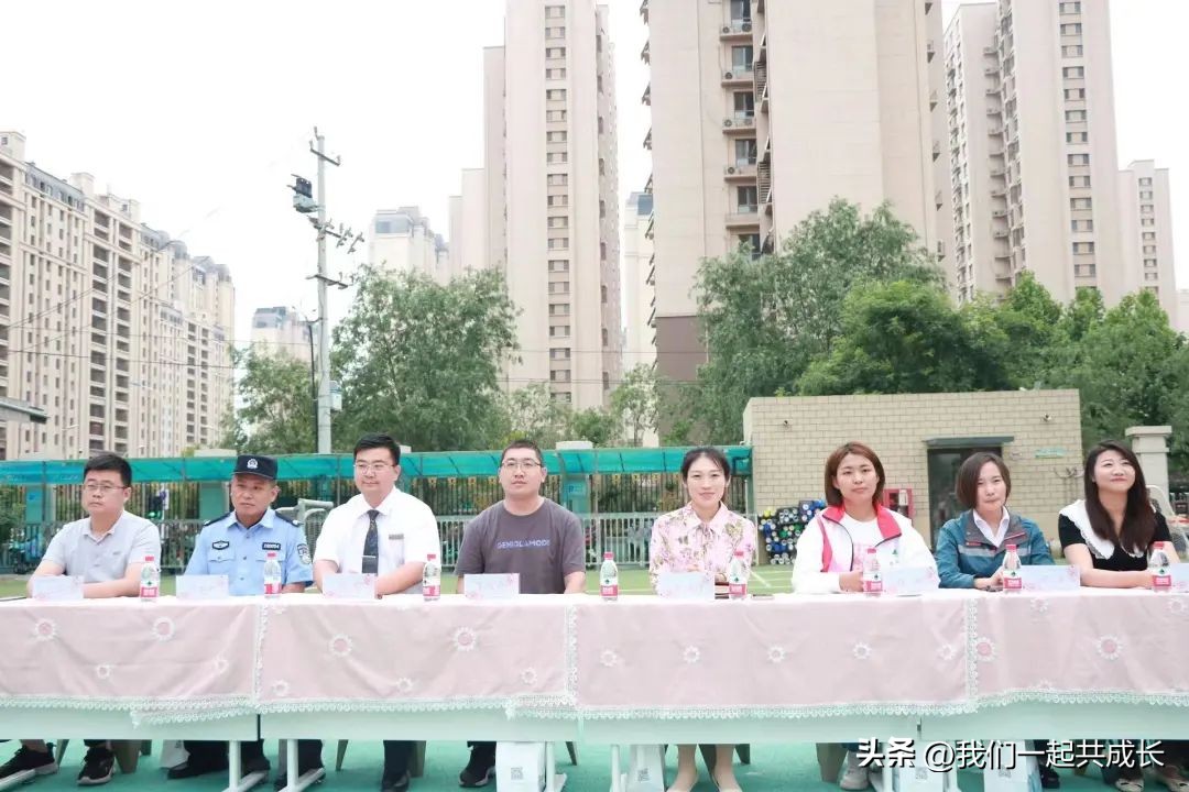 六一环保时装秀视频,幼儿园六一儿童节环保时装秀