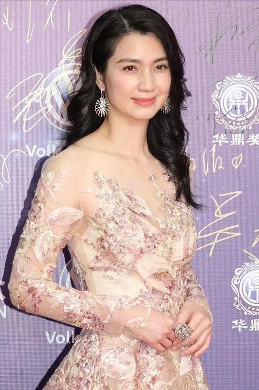 洪欣张丹峰官宣离婚视频,洪欣张丹峰官宣离婚评论