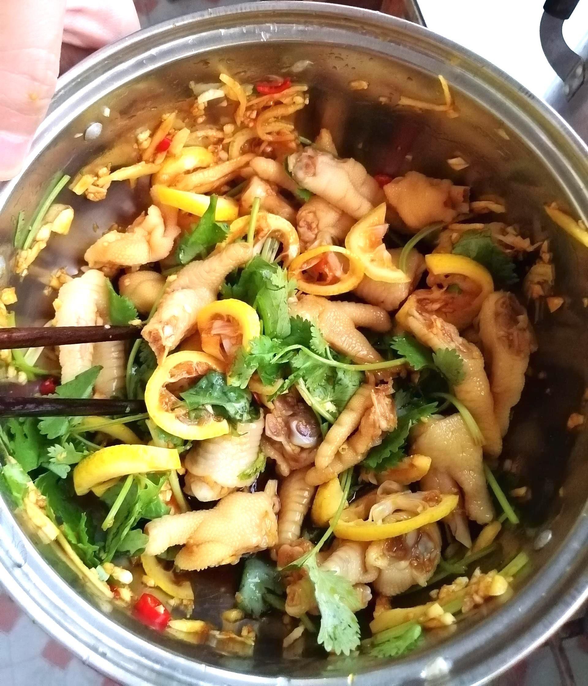 美味新鲜柠檬鸡爪,美味的酸辣鸡爪