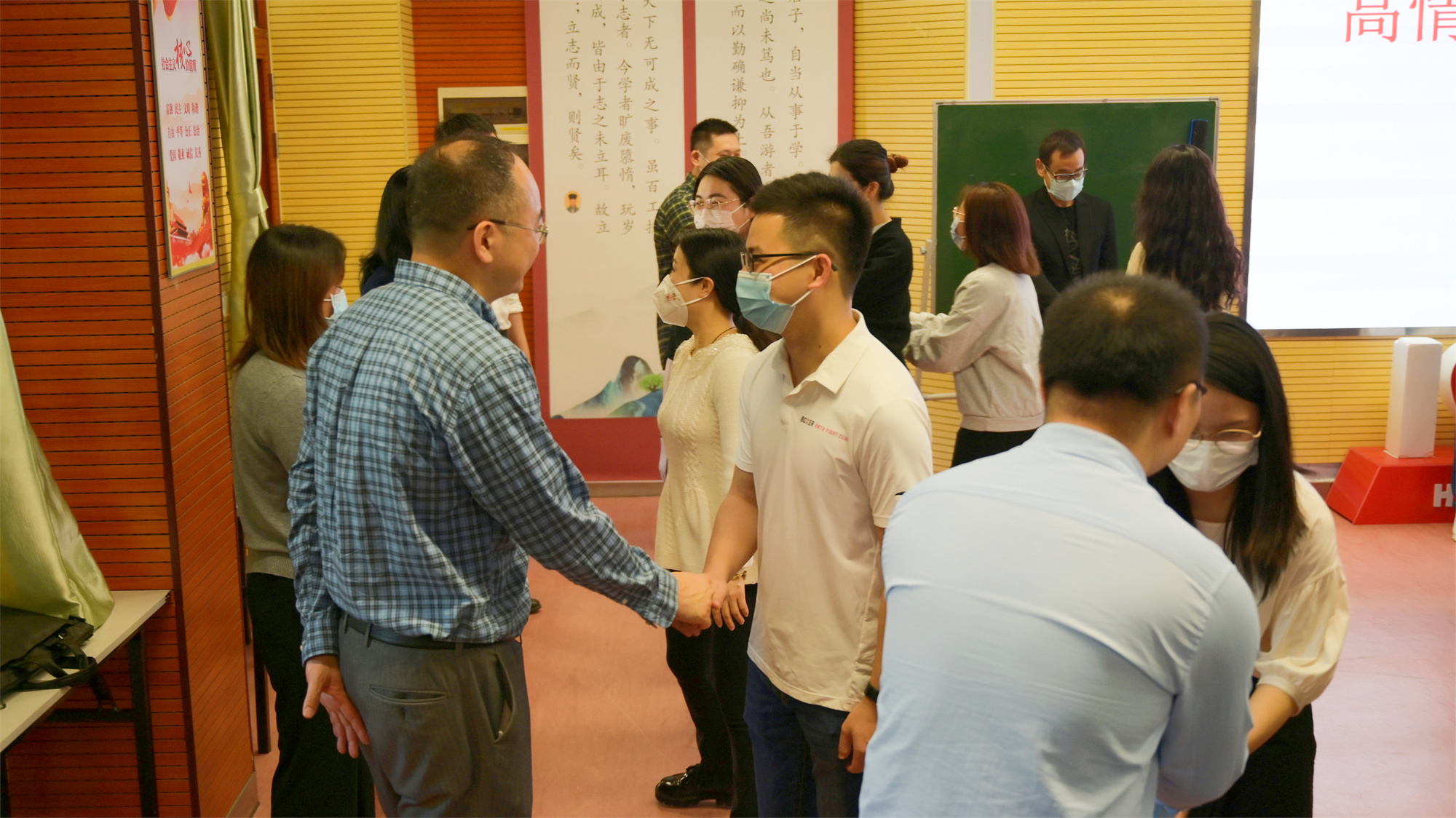 华美教育封闭式,华美教育培训中心