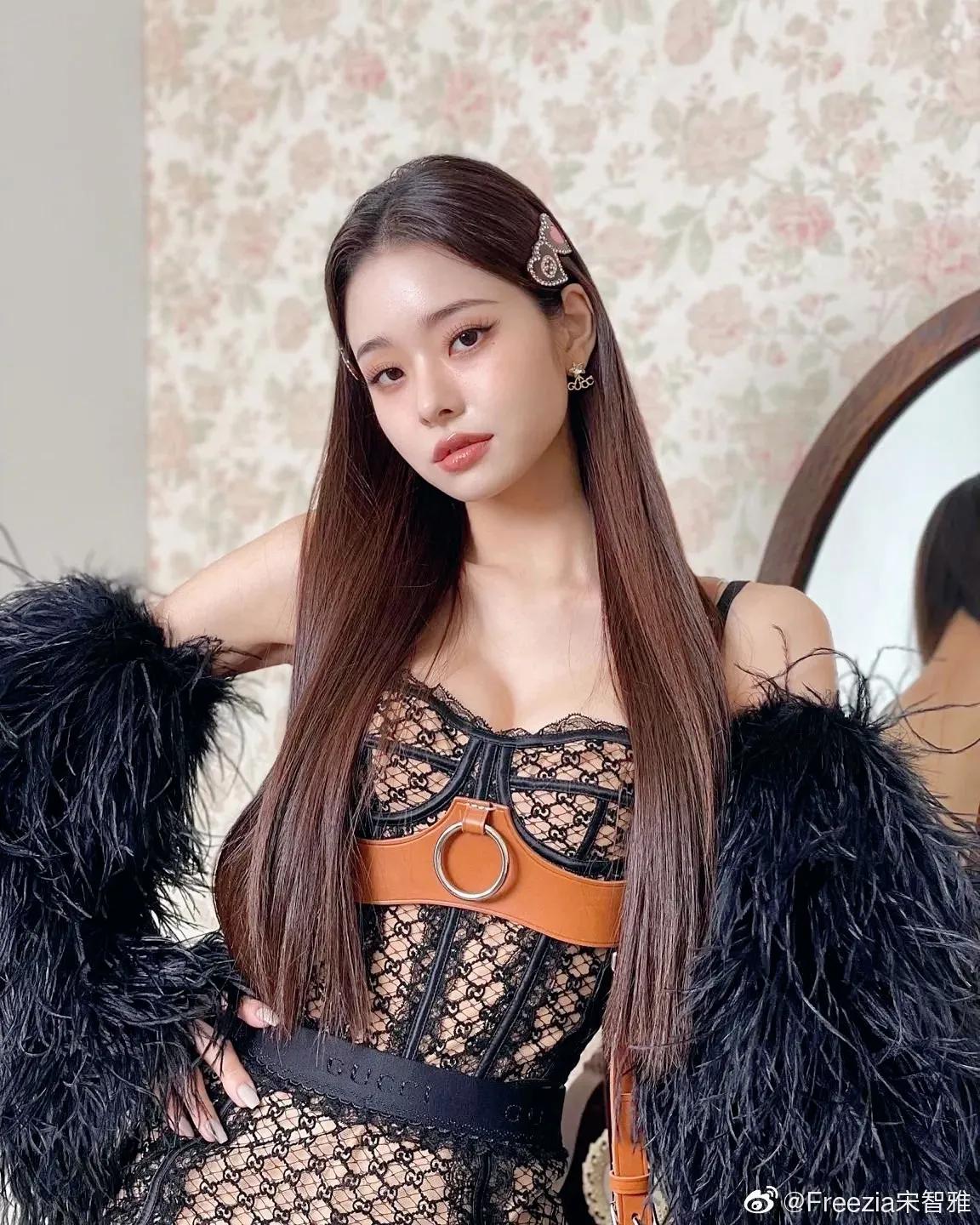 宋智雅是韩国的网红吗 (宋智雅穿的哪些衣服是假货)