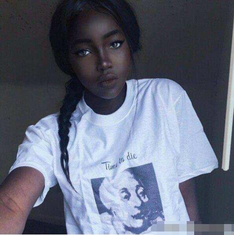 漂亮的非洲黑人美女Lolita