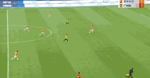 中超搞笑名场面踩单车,中超爆笑名场面抬腿