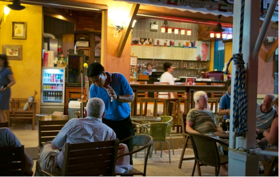 中日旅游恢复，大量日本人来华，表面是旅游，实则为了我们的白酒