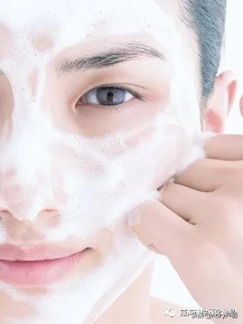 泡沫细腻清洁温和控油洁面乳,温和细腻泡沫洁面乳